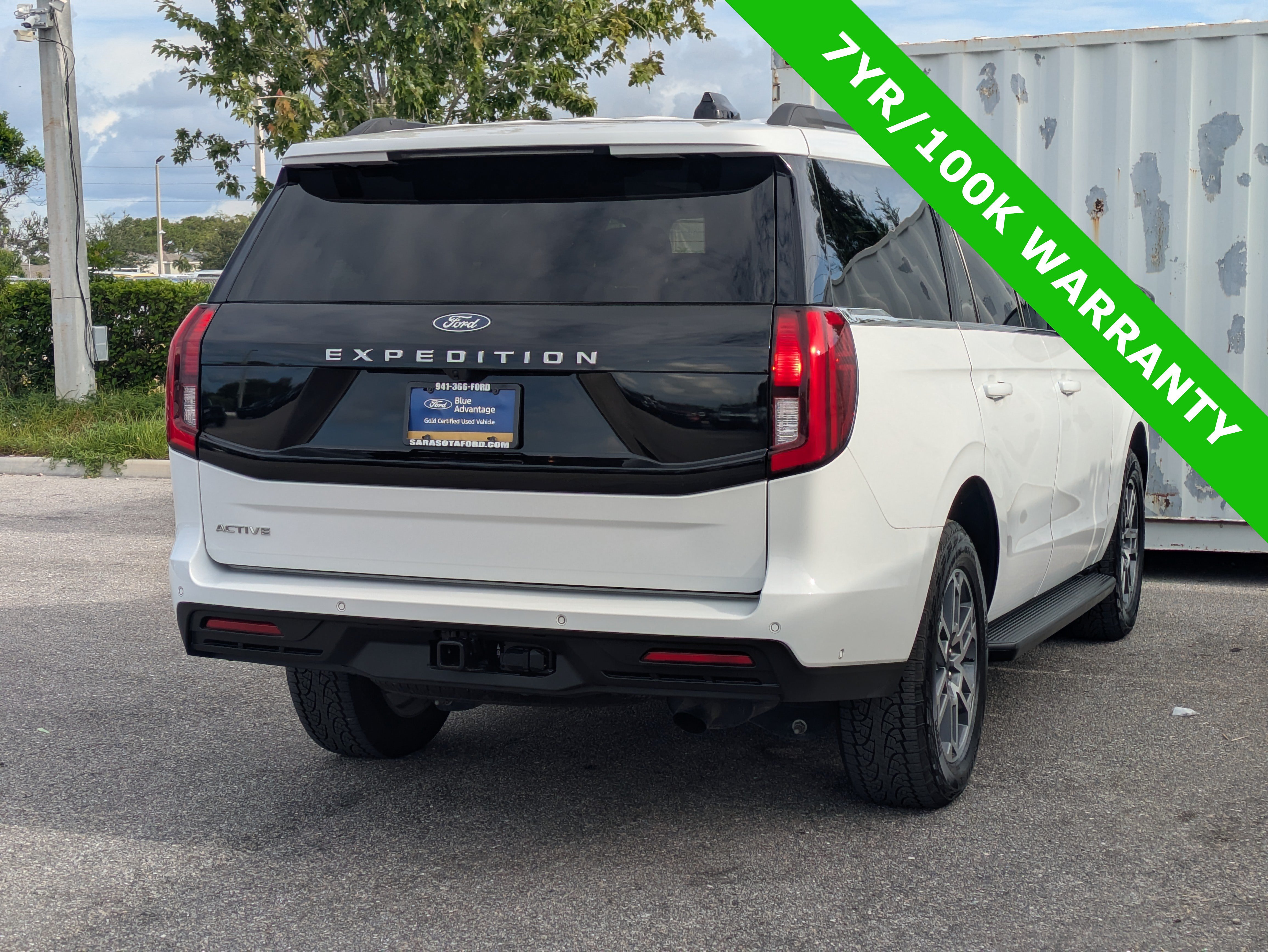 Certified 2025 Ford Expedition Active AWD/4WD image 5