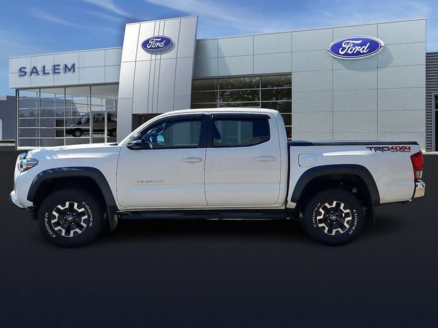 Used 2017 Toyota Tacoma TRD Off-Road w/ Tow Package (A/T) AWD/4WD image 5