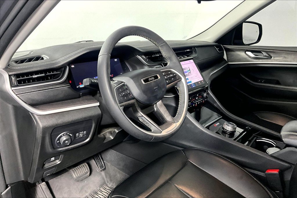 Used 2023 Jeep Grand Cherokee Limited RWD image 13
