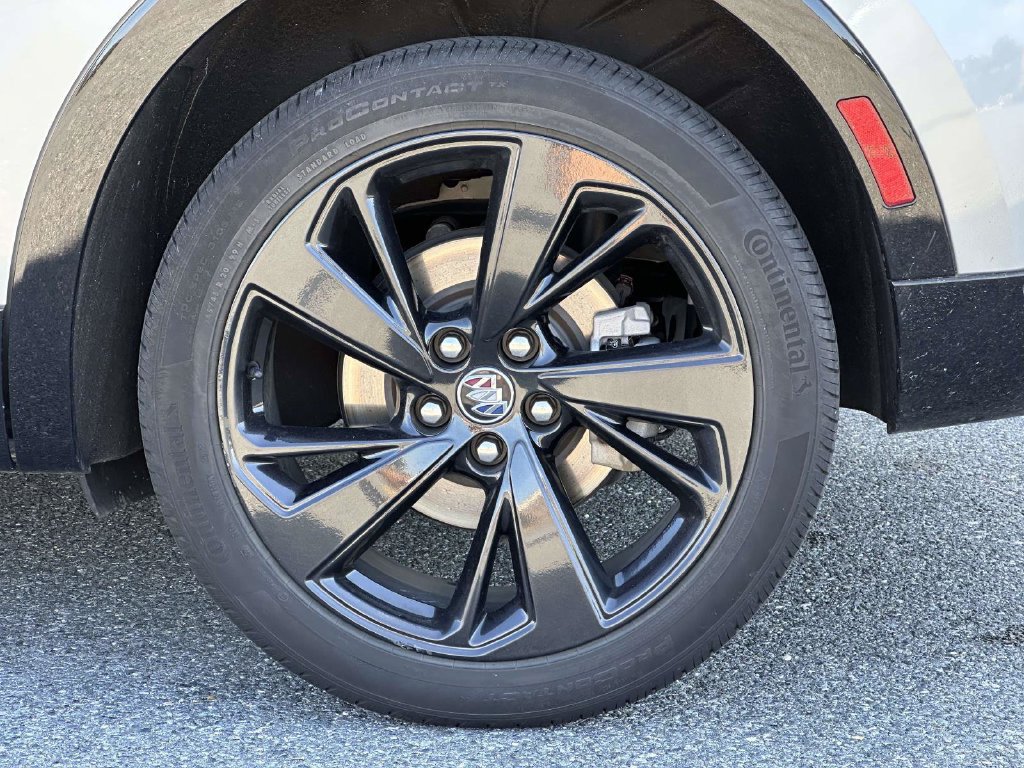 Used 2023 Buick Envision Essence w/ Sport Touring Package AWD/4WD image 8