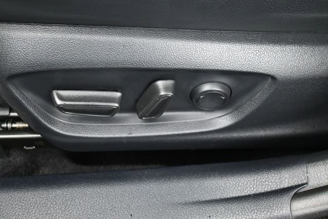 Used 2023 Toyota Camry SE w/ Convenience Package FWD image 11