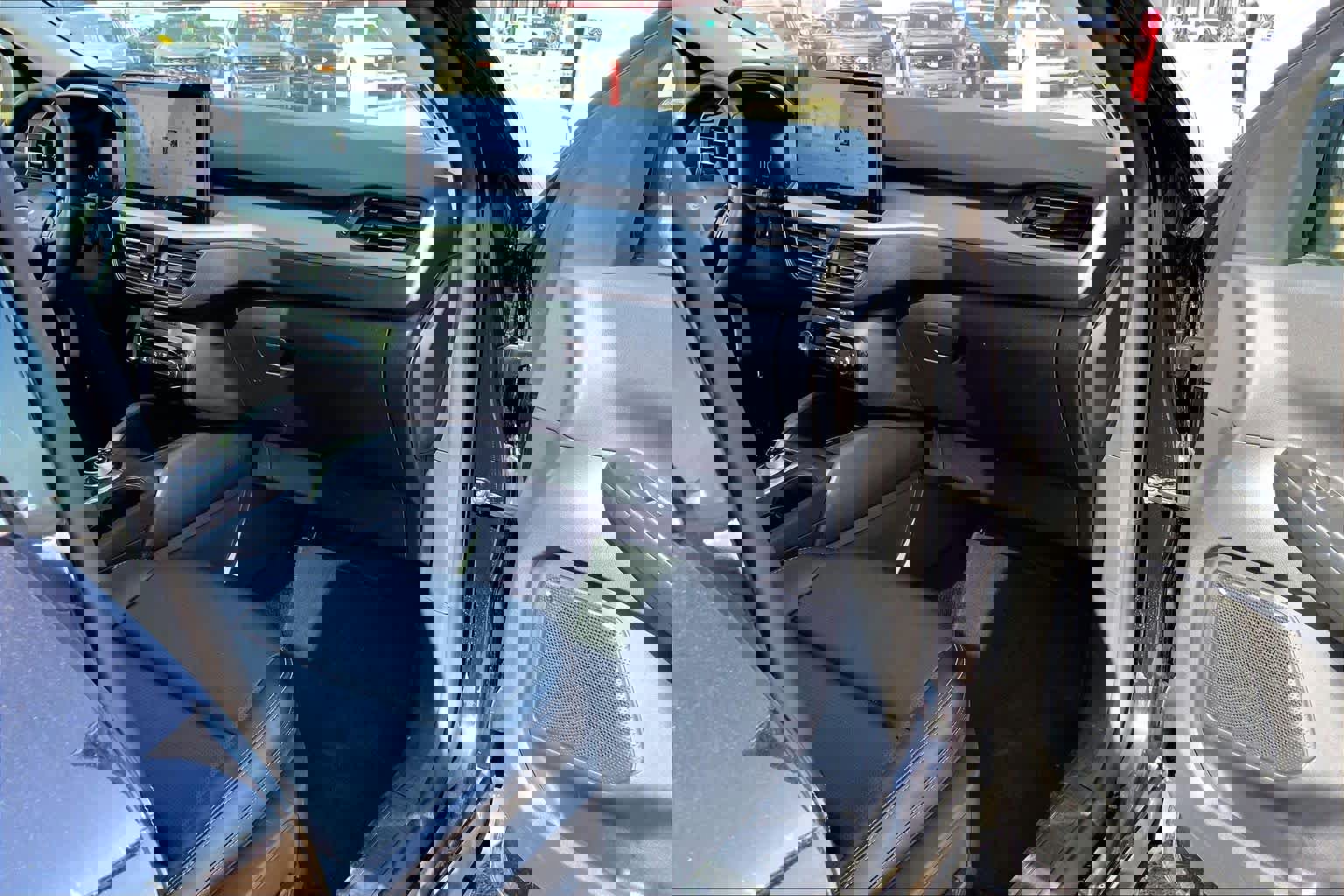 Certified 2025 Ford Escape Platinum image 18