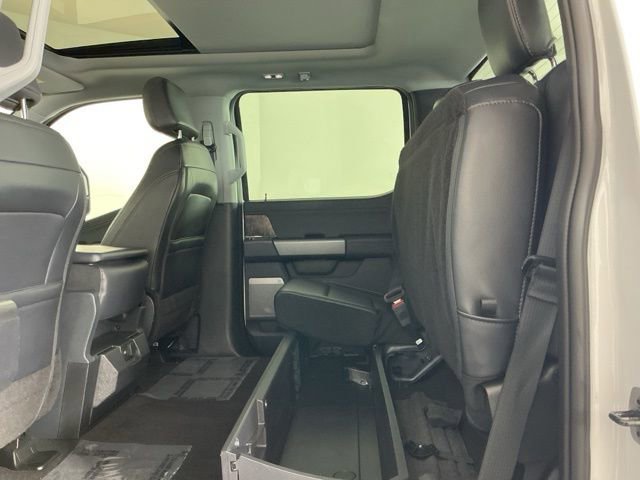 Certified 2025 Ford F450 Lariat w/ FX4 Off-Road Package image 31