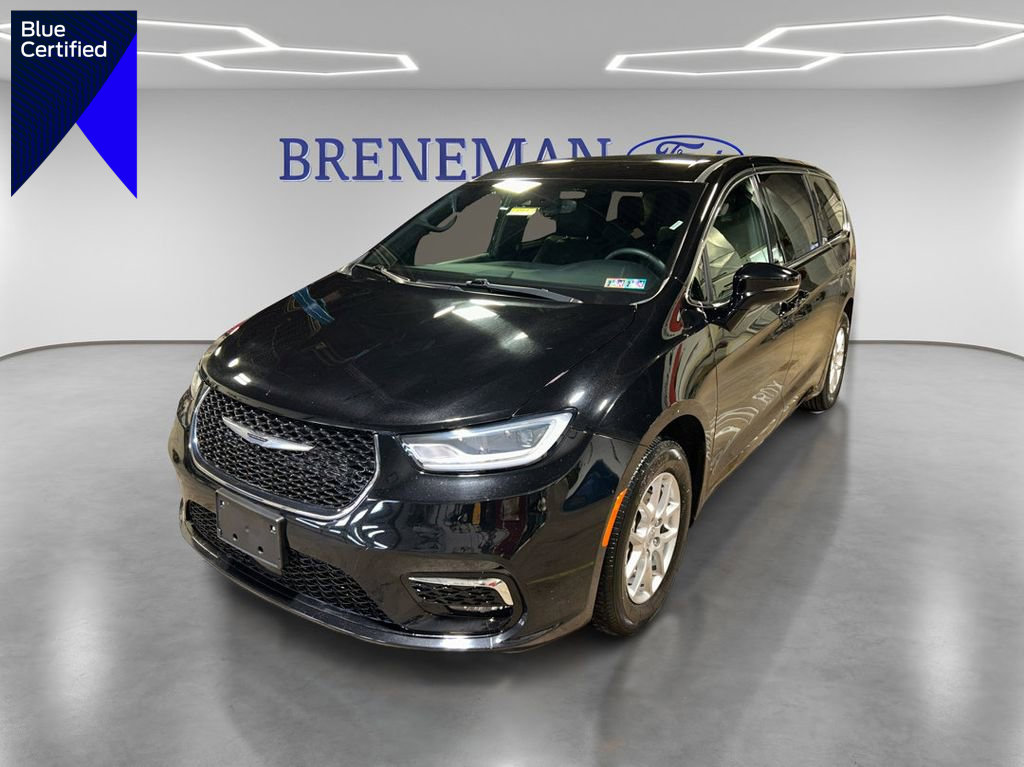 Used 2025 Chrysler Pacifica Select image 1