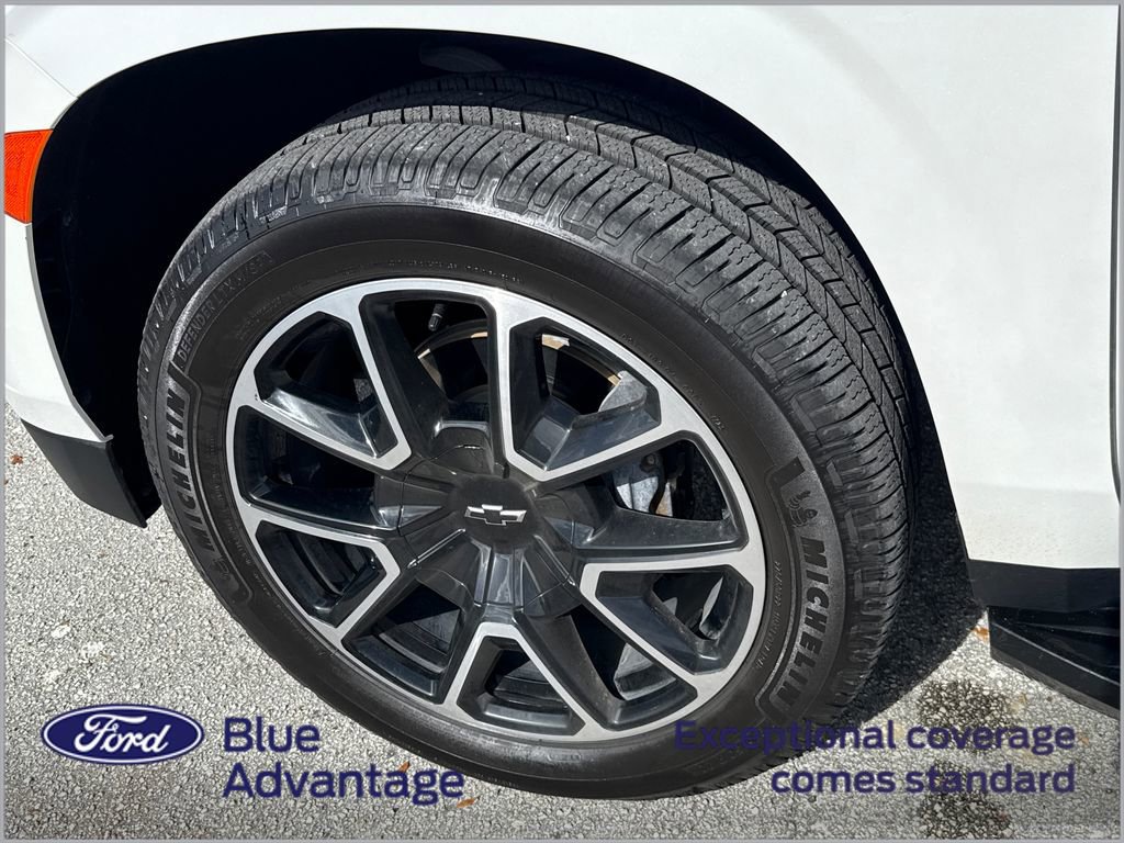 Used 2023 Chevrolet Suburban RST w/ Luxury Package image 12