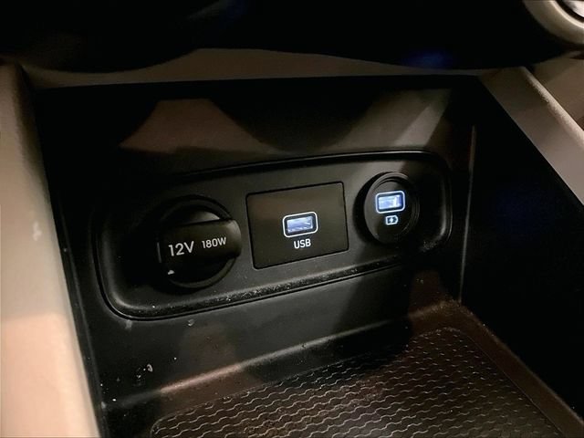 Used 2020 Hyundai Venue FWD image 31