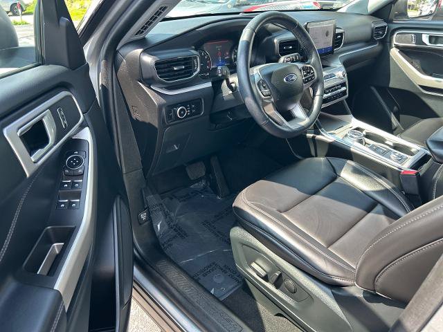 Certified 2023 Ford Explorer XLT w/ Equipment Group 202A AWD/4WD image 7