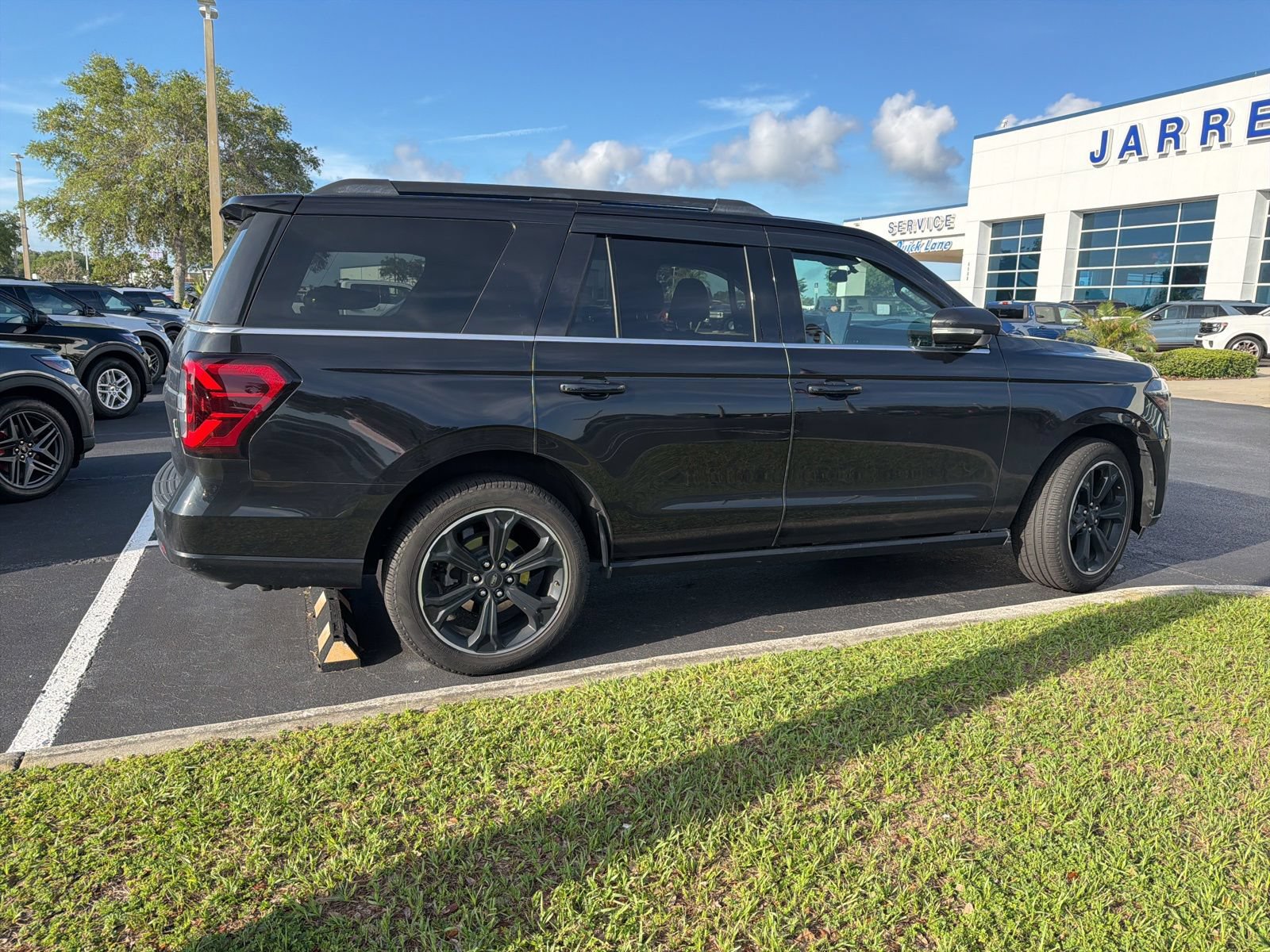 Certified 2024 Ford Expedition Limited RWD image 5