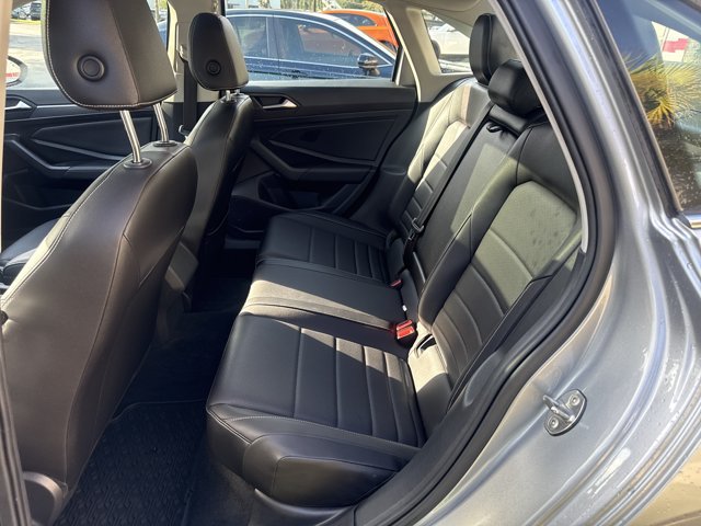 Used 2023 Volkswagen Jetta SE w/ Panoramic Sunroof Package FWD image 17