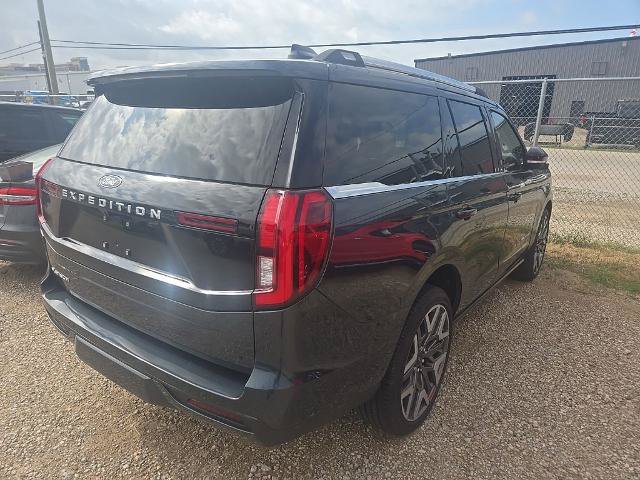 Certified 2025 Ford Expedition Platinum w/ Platinum Ultimate Package AWD/4WD image 3