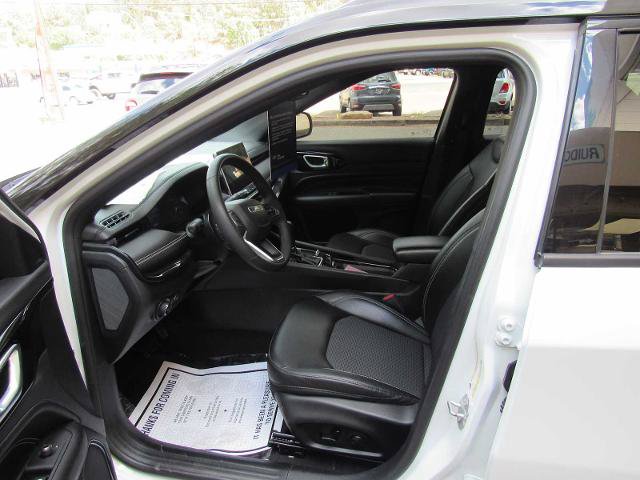 Used 2023 Jeep Compass Latitude w/ Convenience Group AWD/4WD image 7