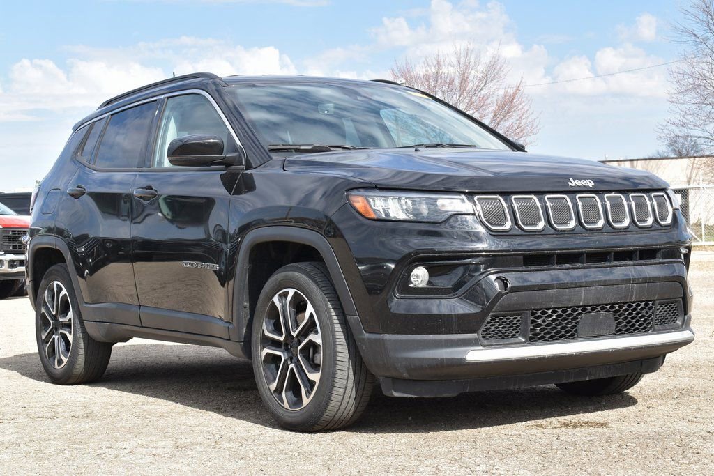 Used 2022 Jeep Compass Limited image 3