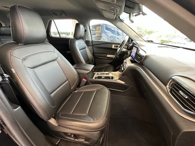 Certified 2023 Ford Explorer XLT w/ Equipment Group 202A AWD/4WD image 23