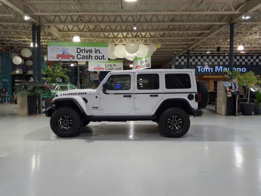 Used 2024 Jeep Wrangler Unlimited Rubicon image 2