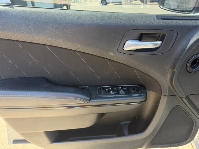 Used 2021 Dodge Charger SXT w/ Blacktop Package RWD image 9