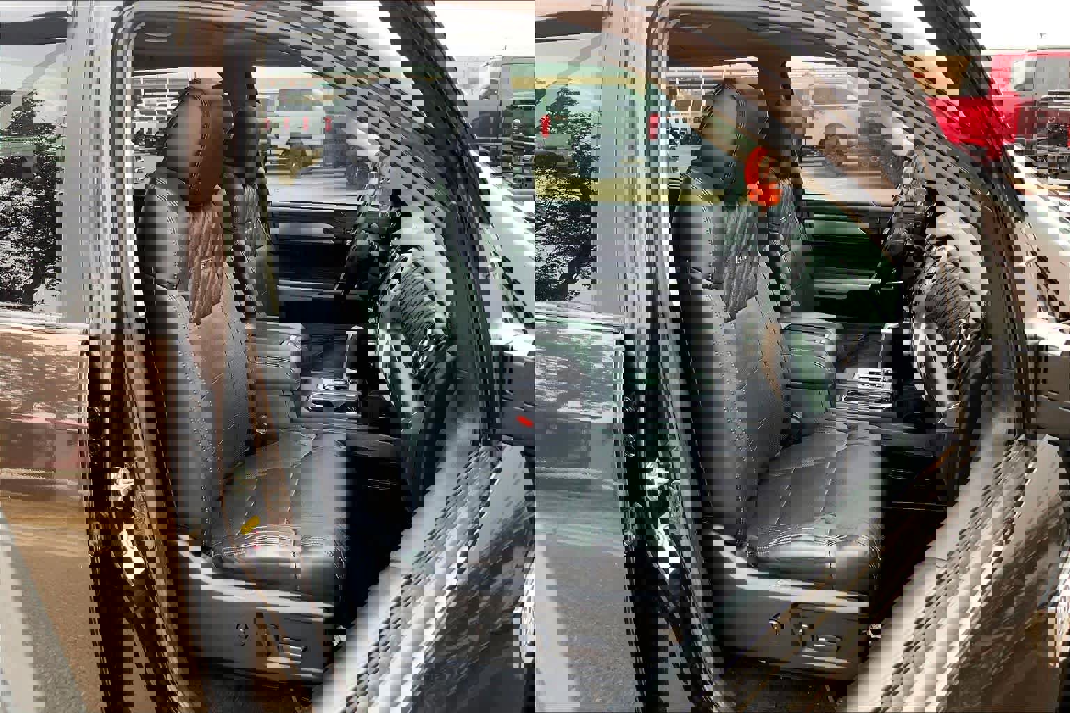 Used 2019 Toyota Tundra Platinum image 8