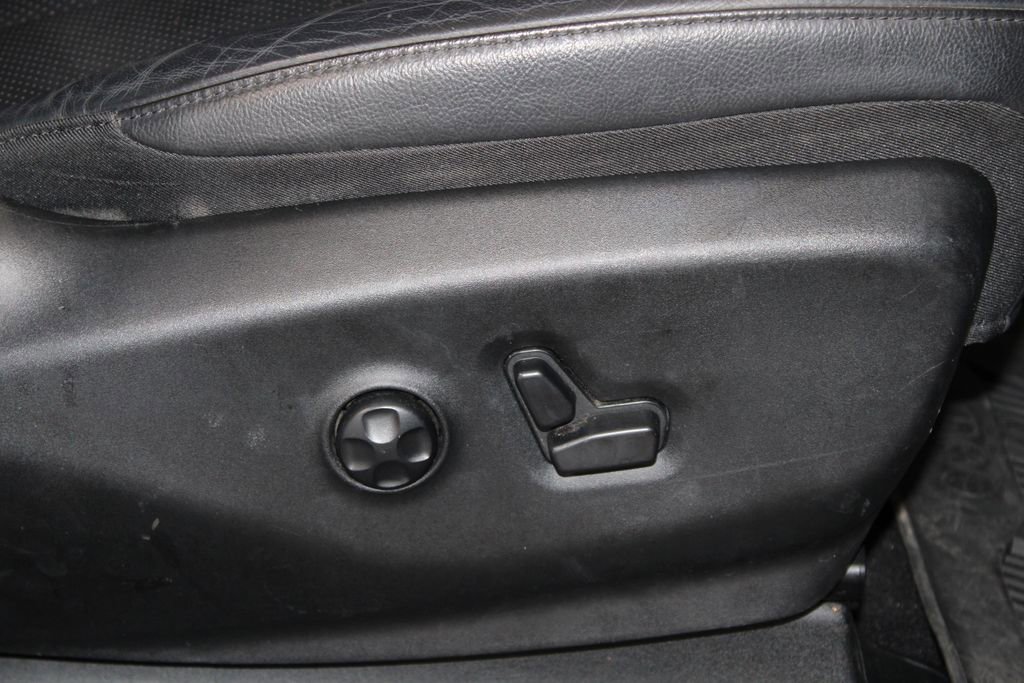 Used 2018 Chrysler Pacifica Touring-L w/ Premium Audio Group FWD image 27