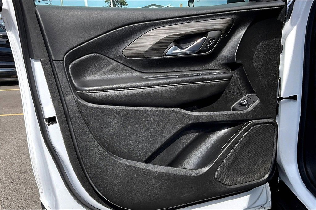 Used 2023 GMC Terrain SLE w/ Driver Convenience Package image 22