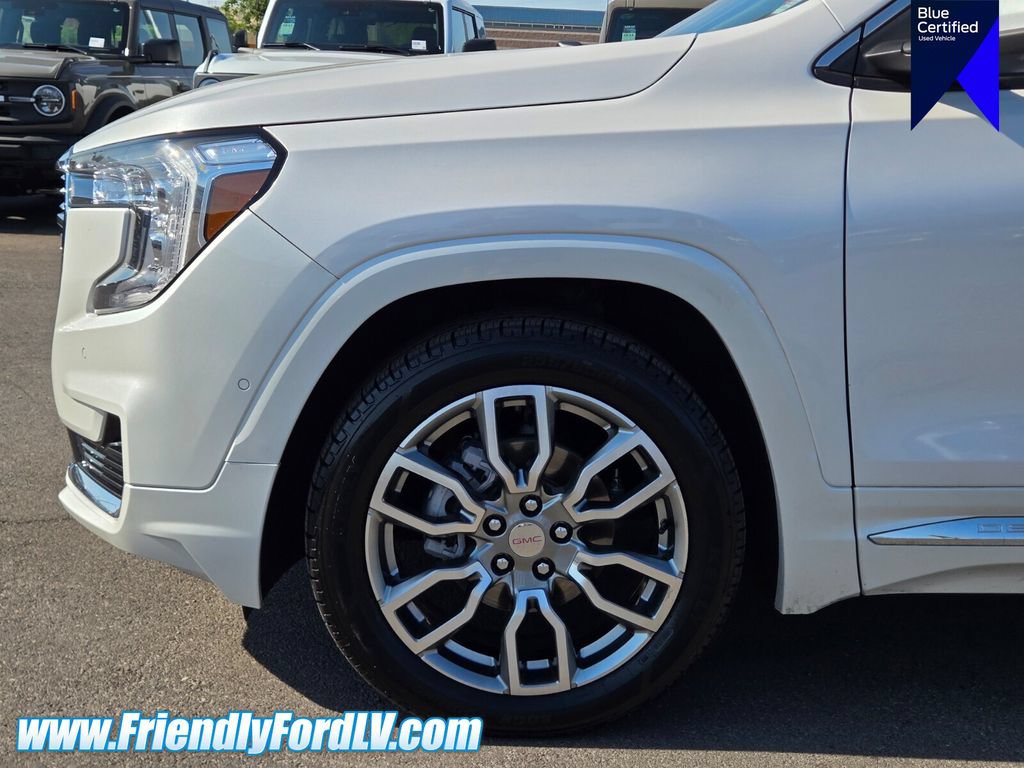 Used 2022 GMC Terrain Denali w/ Denali Premium Package AWD/4WD image 8
