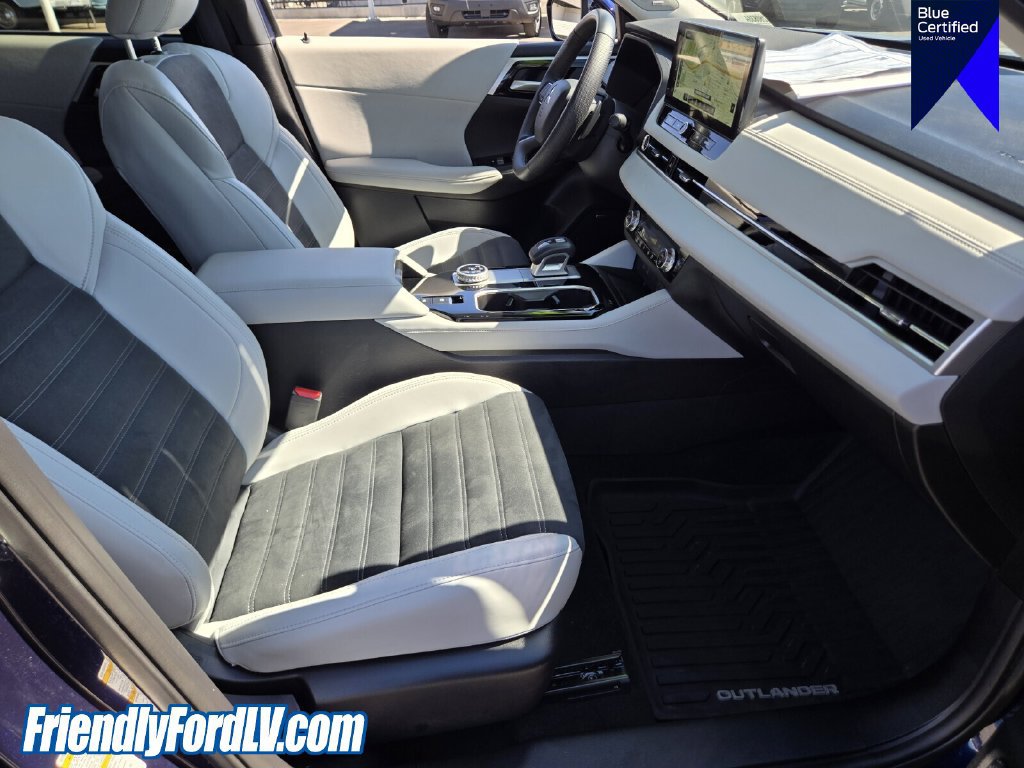 Used 2025 Mitsubishi Outlander SE FWD image 18