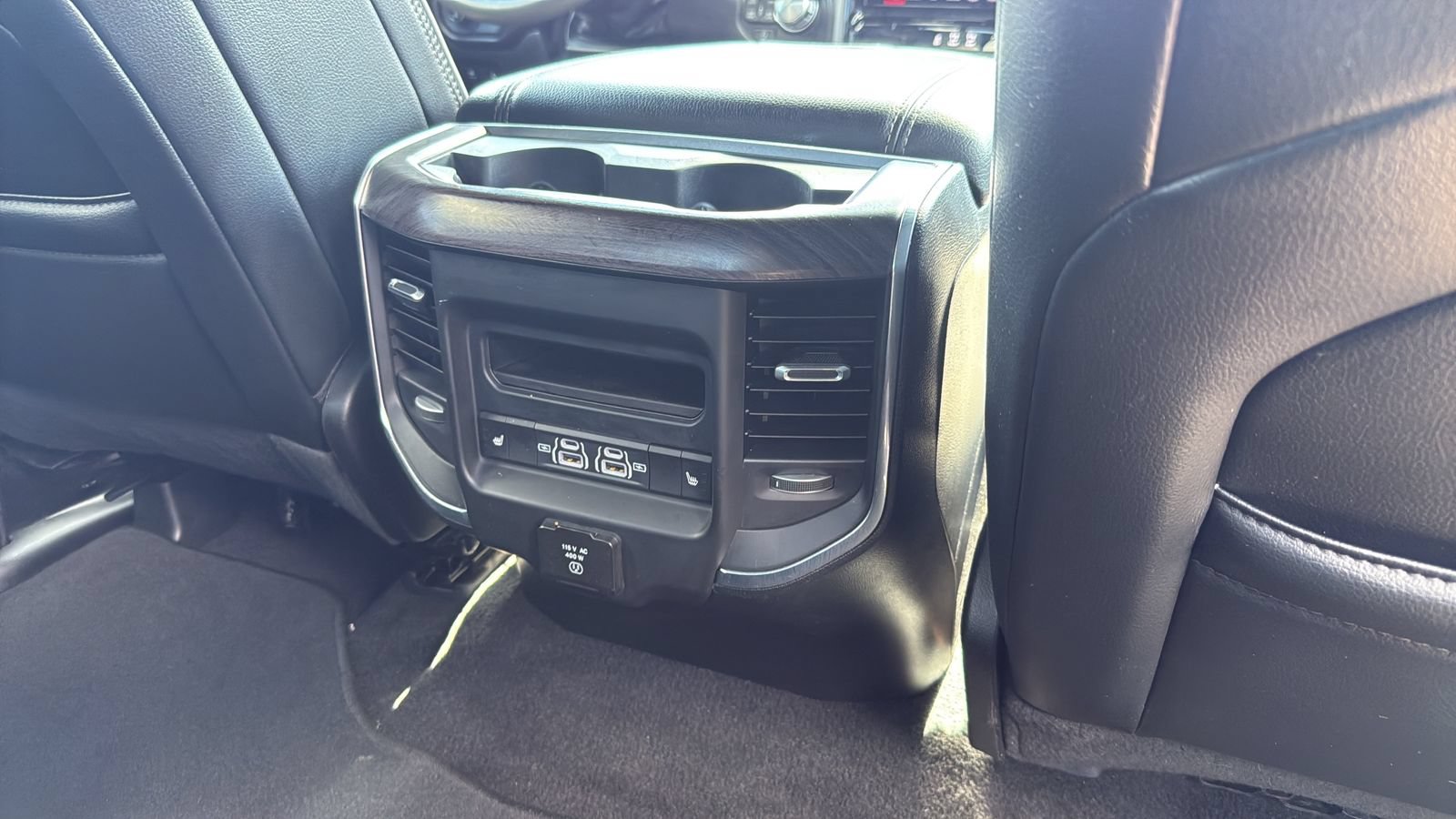 Used 2025 RAM 1500 Laramie AWD/4WD image 27
