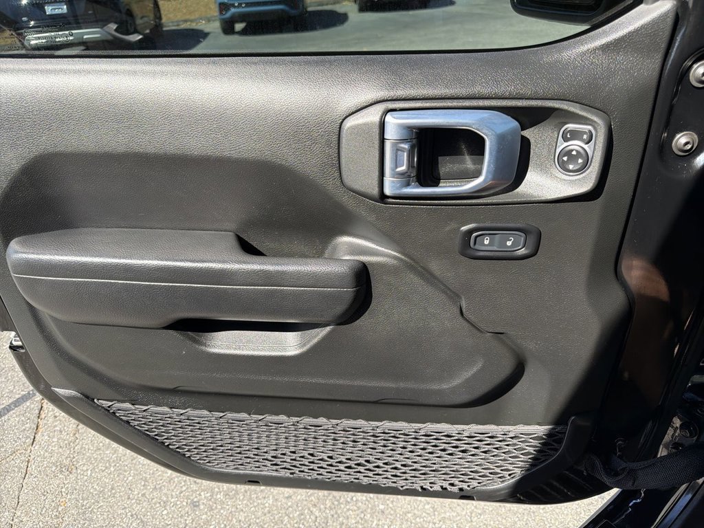 Used 2022 Jeep Gladiator Sport AWD/4WD image 19