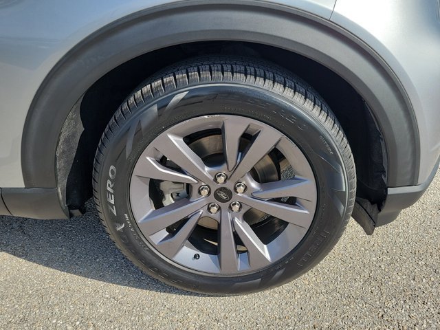 Certified 2022 Ford Explorer XLT w/ Equipment Group 202A RWD image 12
