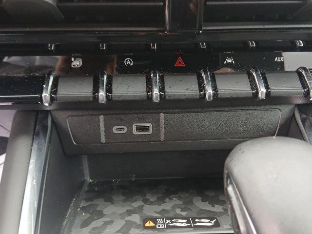 Used 2024 GMC Canyon AT4 w/ AT4 Premium Package image 17