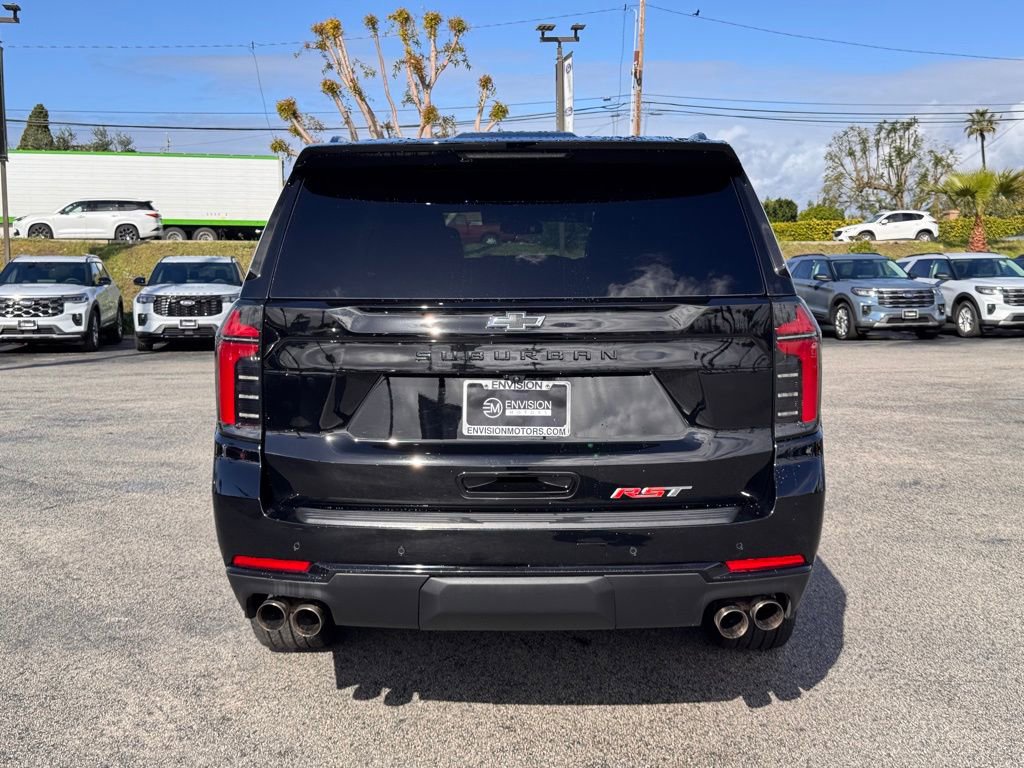 Used 2025 Chevrolet Suburban RST image 11