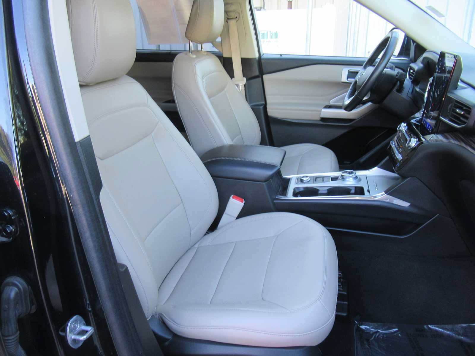 Certified 2023 Ford Explorer Limited w/ Limited Technology Package AWD/4WD image 24
