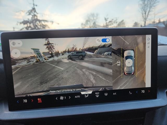 Certified 2025 Ford Explorer ST-Line image 25