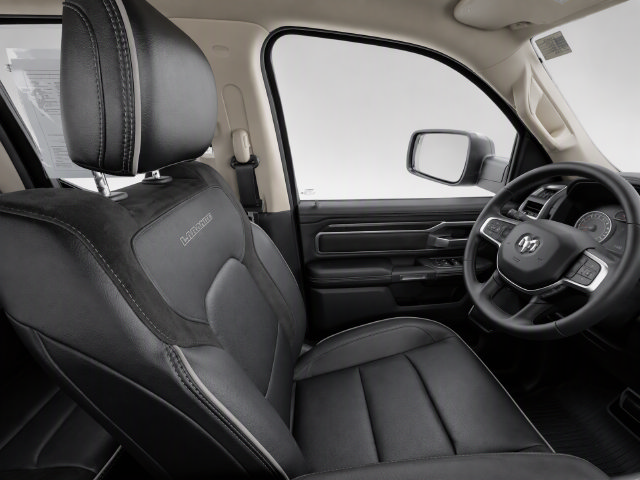 Used 2019 RAM 1500 Laramie AWD/4WD image 14