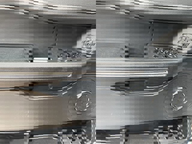 Certified 2024 Ford Expedition Max XLT image 4