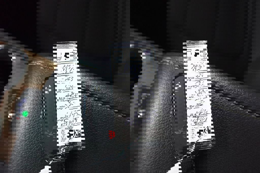 Used 2023 GMC Acadia SLE image 32