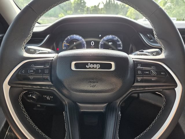 Used 2023 Jeep Grand Cherokee Laredo AWD/4WD image 20