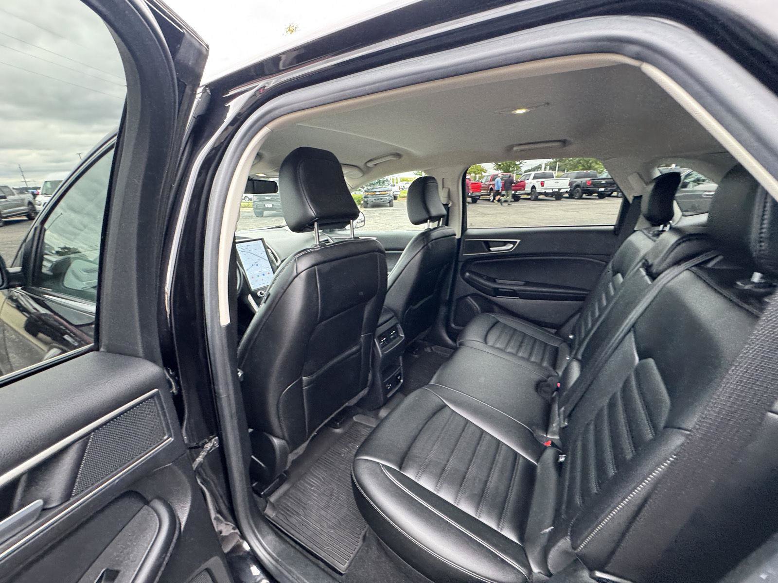 Certified 2021 Ford Edge SEL w/ Convenience Package AWD/4WD image 12
