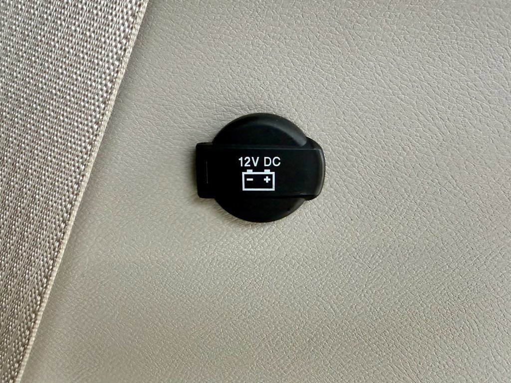 Used 2024 Chrysler Pacifica Select image 15