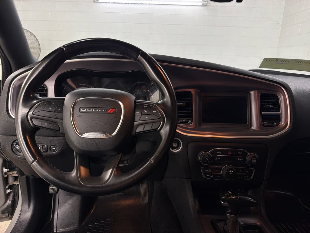 Used 2019 Dodge Charger SXT w/ Blacktop Package RWD image 9