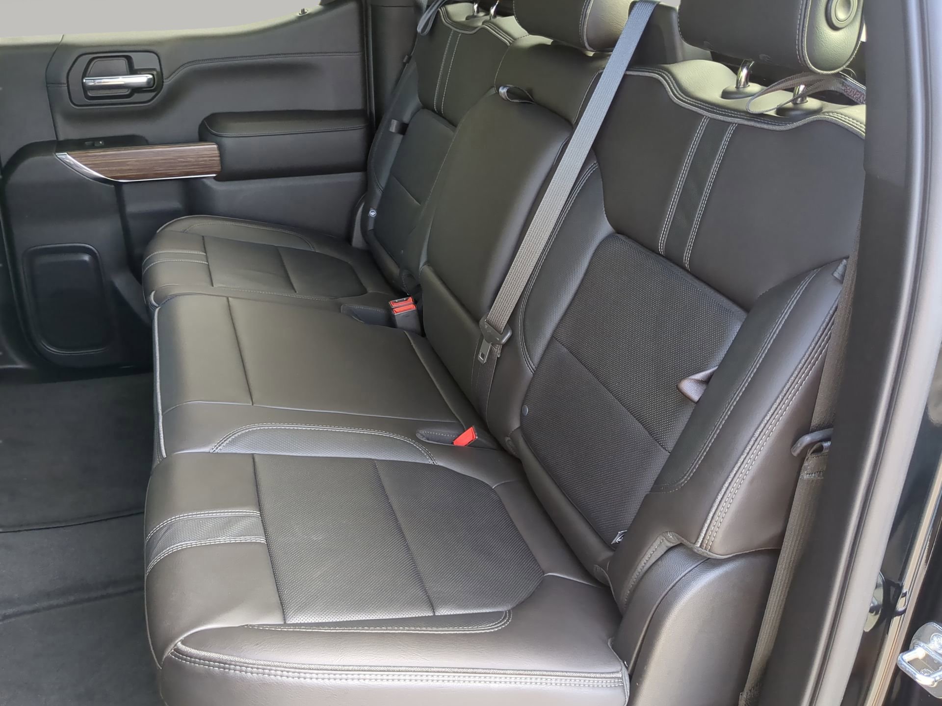 Used 2019 Chevrolet Silverado 1500 High Country w/ Technology Package image 54