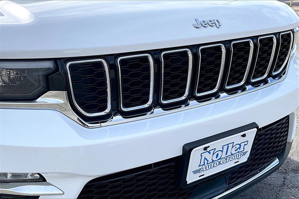 Used 2023 Jeep Grand Cherokee Limited image 28