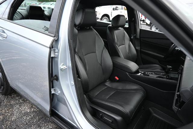 Used 2025 Honda Accord Sport image 25
