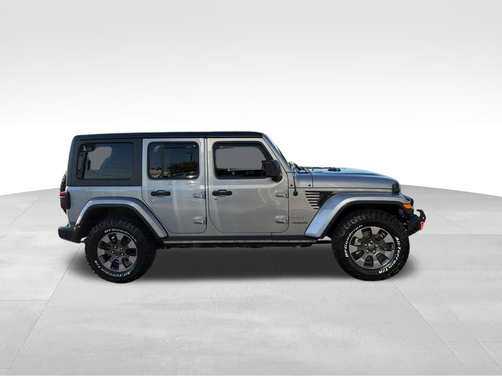Used 2018 Jeep Wrangler Unlimited Sahara AWD/4WD image 5