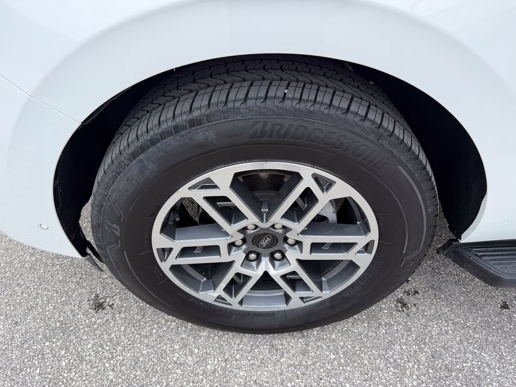Certified 2025 Ford Expedition Active AWD/4WD image 30
