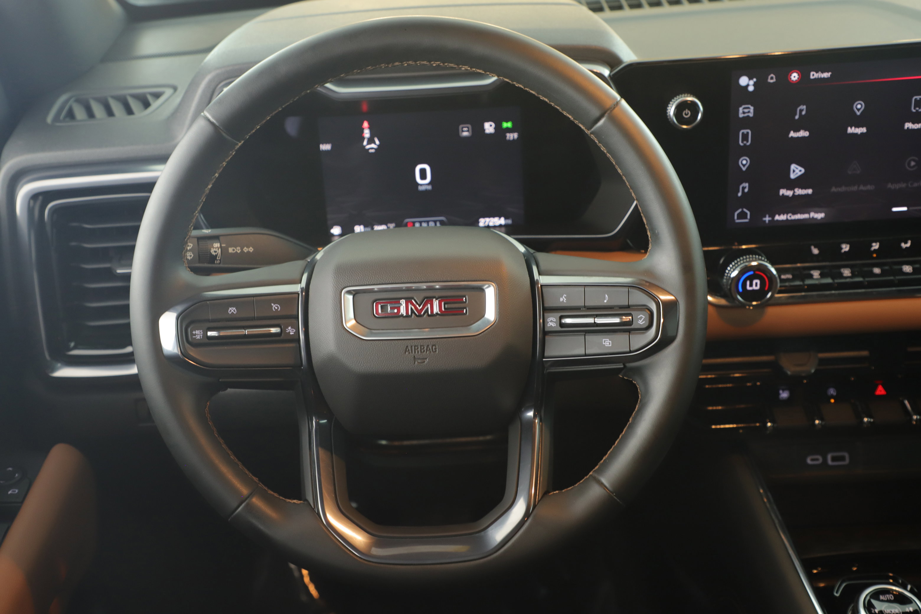 Used 2023 GMC Canyon AT4 w/ Technology Package image 18