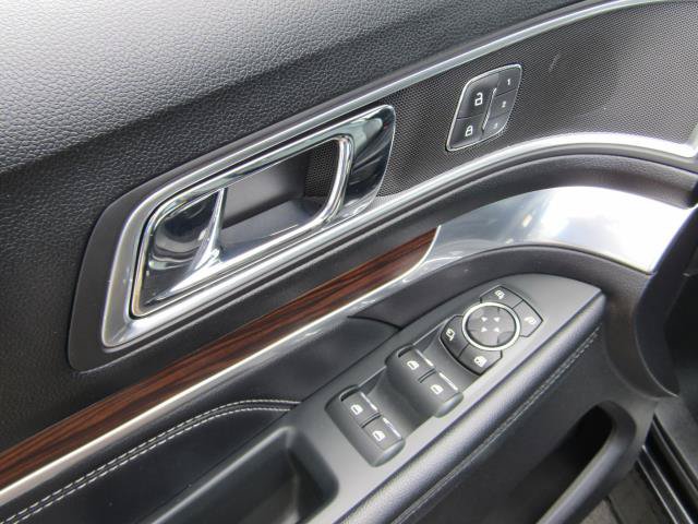 Certified 2019 Ford Explorer Limited w/ Ford Safe & Smart Package AWD/4WD image 19