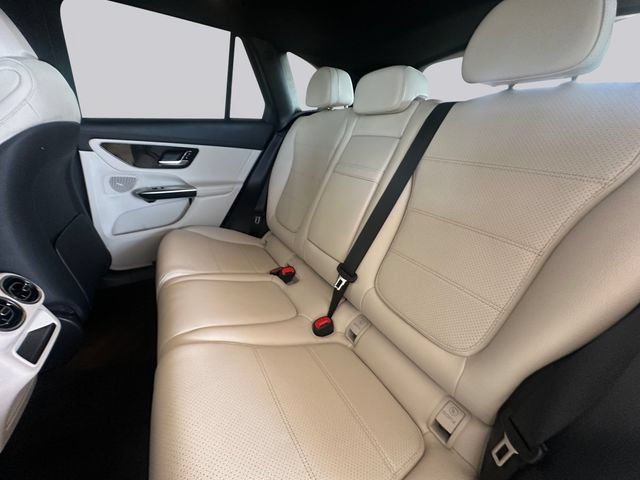Used 2023 Mercedes-Benz GLC 300 4MATIC image 16