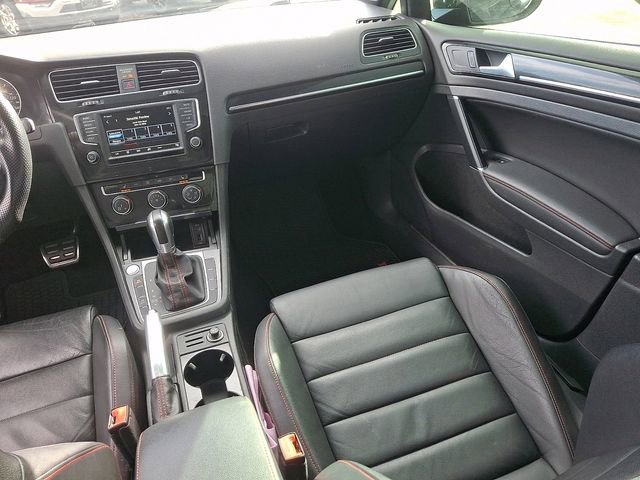 Used 2017 Volkswagen GTI SE image 15