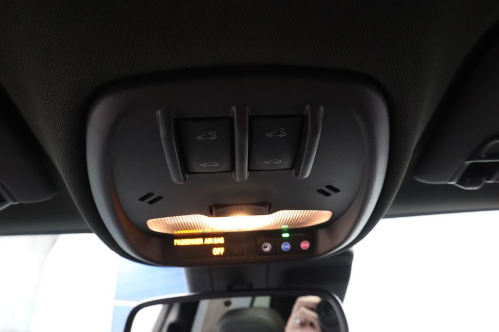 Used 2025 Buick Envista Avenir FWD image 32