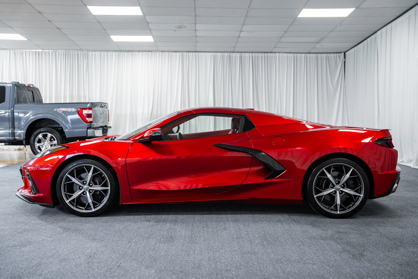 Used 2023 Chevrolet Corvette Stingray Premium Conv w/ Battery Protection Package RWD image 4