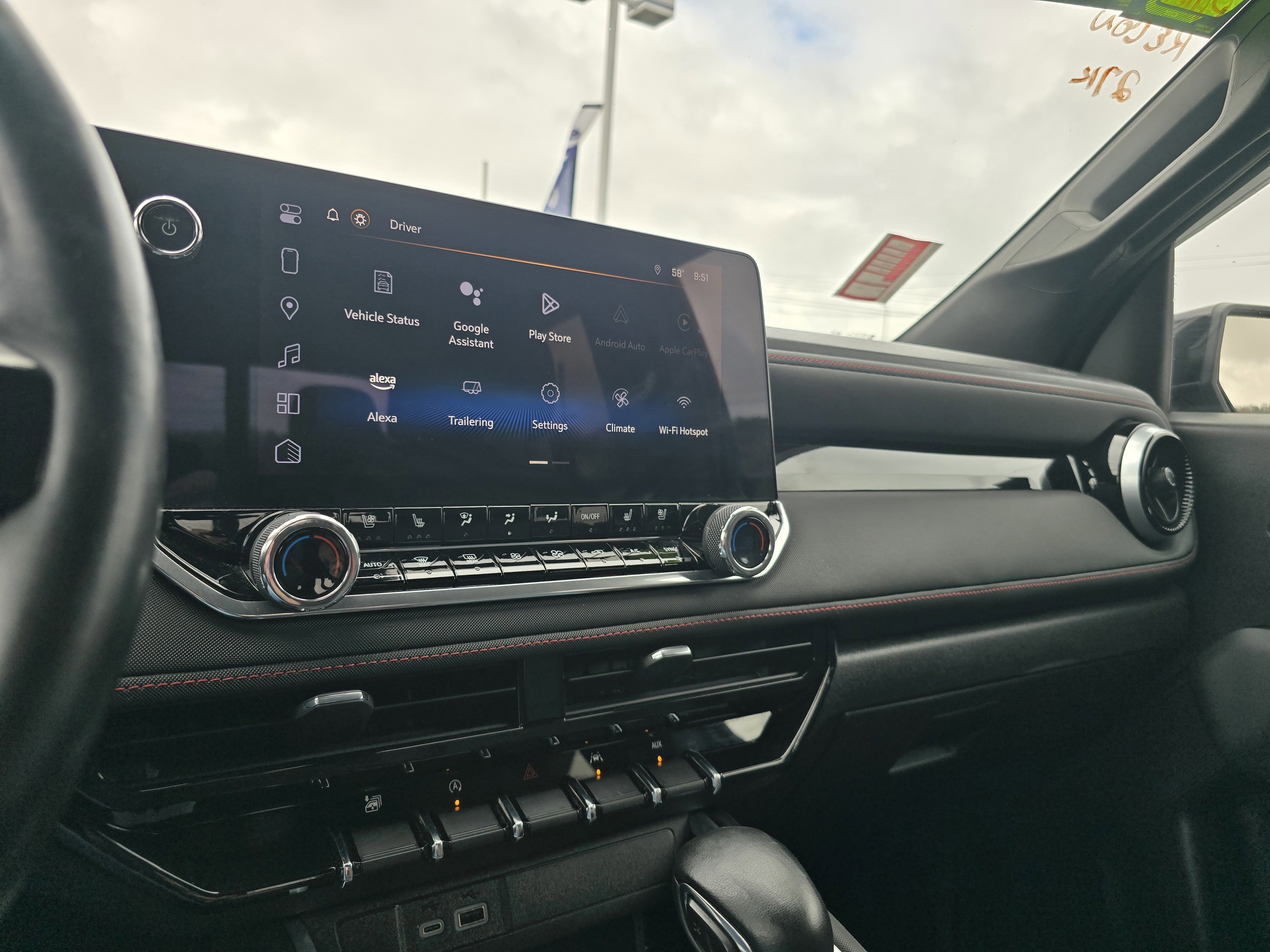 Used 2024 Chevrolet Colorado Z71 w/ Z71 Convenience Package 2 image 24